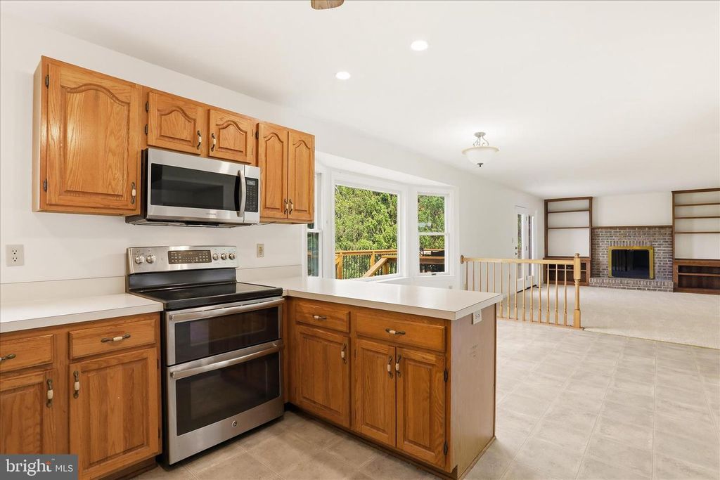 Image 13 of property listing at 2700 POFFENBERGER RD, Middletown, MD 21769