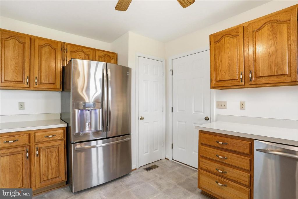 Image 15 of property listing at 2700 POFFENBERGER RD, Middletown, MD 21769