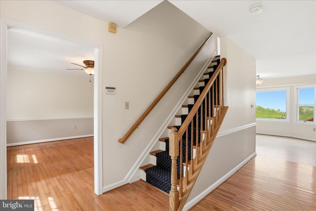 Image 17 of property listing at 2700 POFFENBERGER RD, Middletown, MD 21769