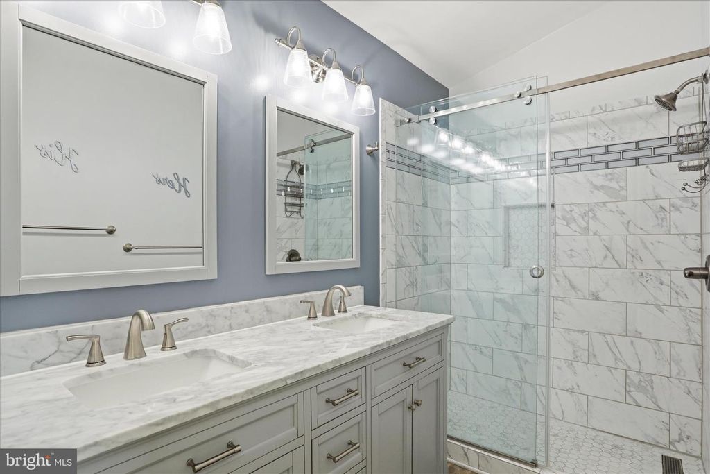 Image 20 of property listing at 2700 POFFENBERGER RD, Middletown, MD 21769