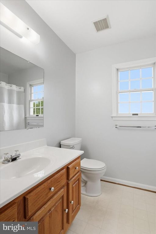 Image 23 of property listing at 2700 POFFENBERGER RD, Middletown, MD 21769
