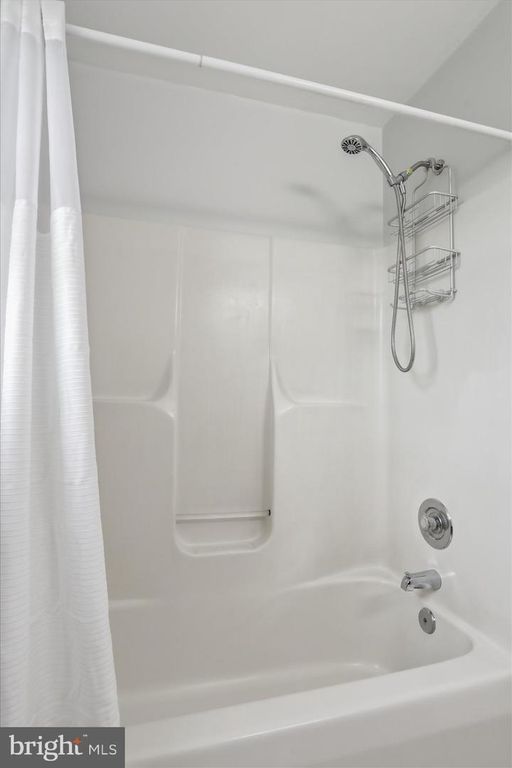 Image 24 of property listing at 2700 POFFENBERGER RD, Middletown, MD 21769