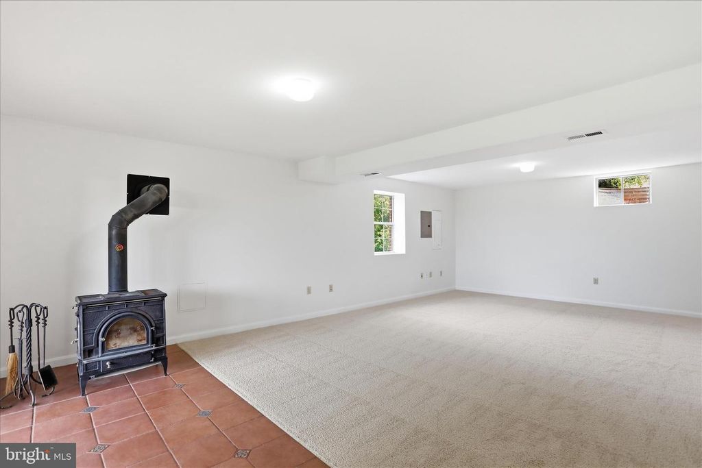 Image 30 of property listing at 2700 POFFENBERGER RD, Middletown, MD 21769