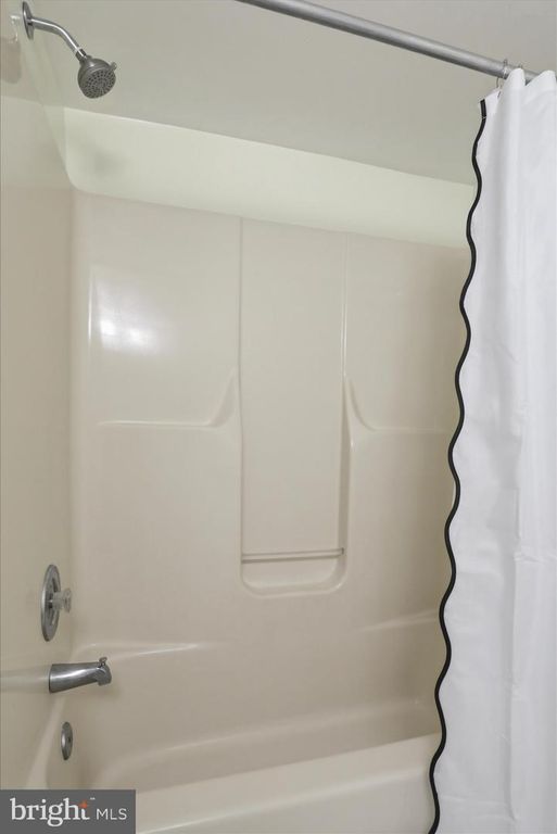 Image 34 of property listing at 2700 POFFENBERGER RD, Middletown, MD 21769