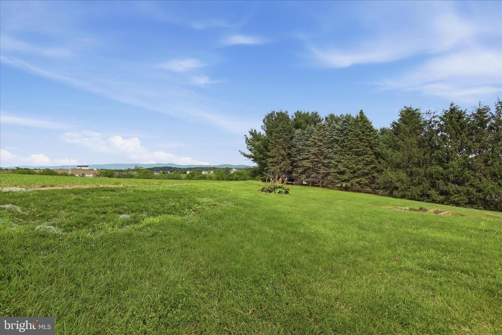 Image 35 of property listing at 2700 POFFENBERGER RD, Middletown, MD 21769