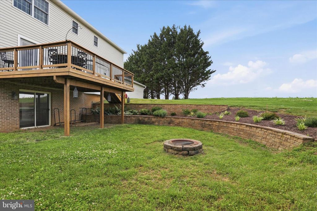 Image 37 of property listing at 2700 POFFENBERGER RD, Middletown, MD 21769