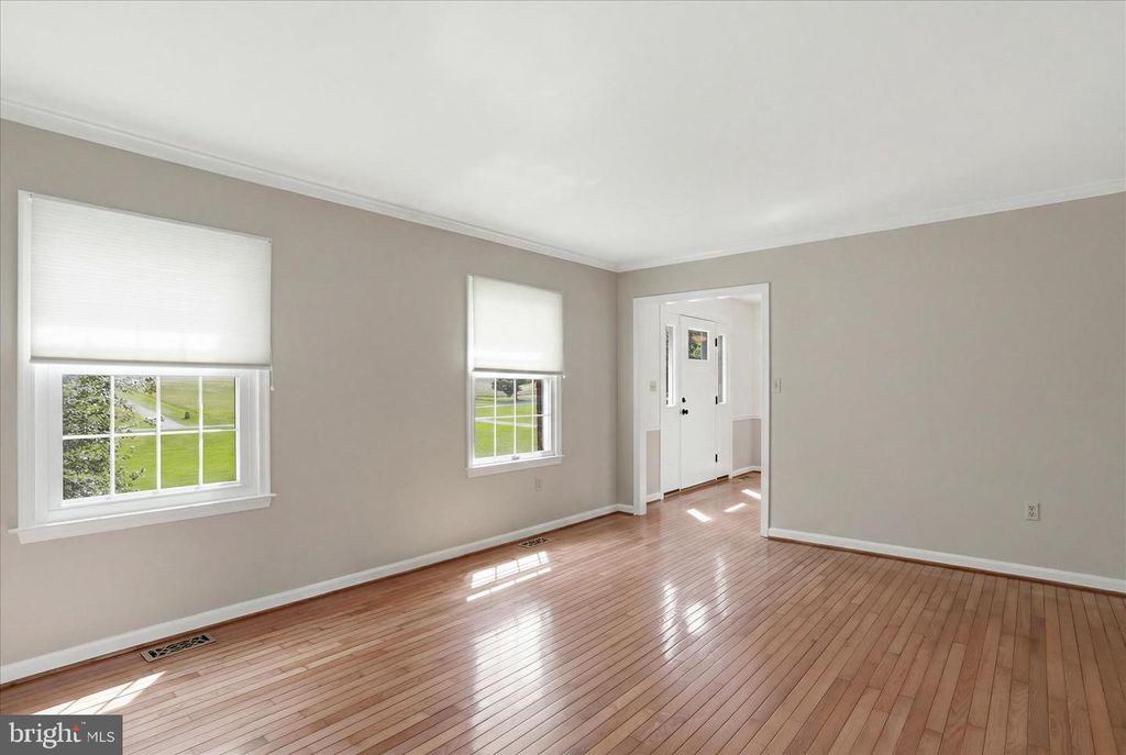 Image 5 of property listing at 2700 POFFENBERGER RD, Middletown, MD 21769