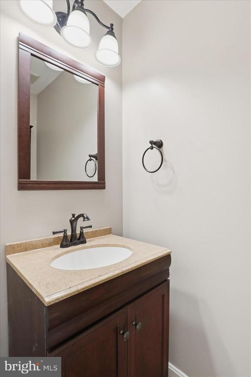 Image 8 of property listing at 2700 POFFENBERGER RD, Middletown, MD 21769