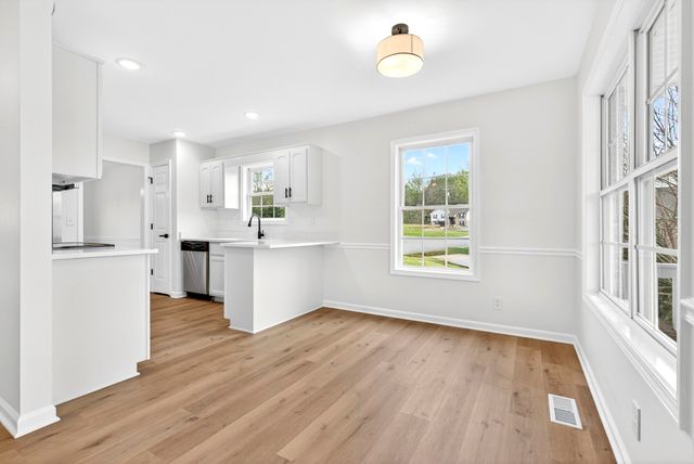 1300 Bluebonnet Dr, Clarksville, TN 37042