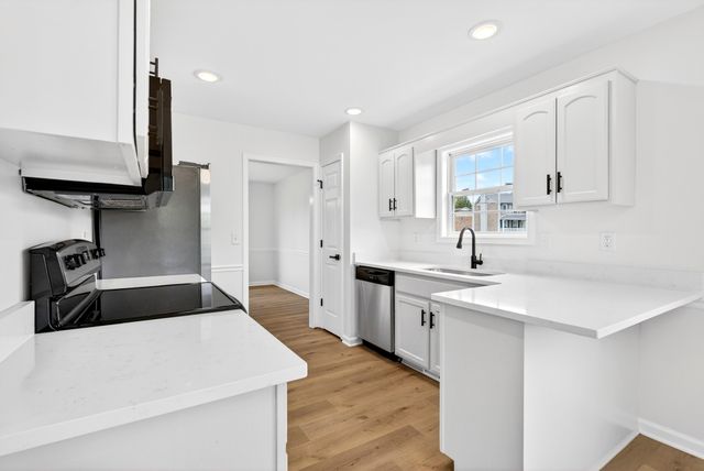 1300 Bluebonnet Dr, Clarksville, TN 37042