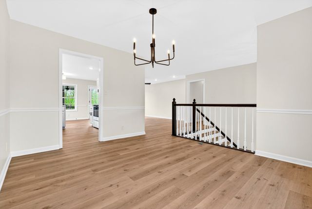 1300 Bluebonnet Dr, Clarksville, TN 37042