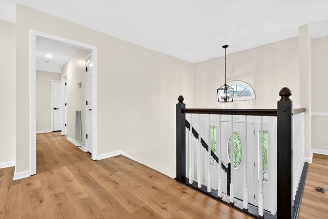 1300 Bluebonnet Dr, Clarksville, TN 37042