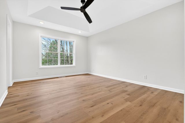 1300 Bluebonnet Dr, Clarksville, TN 37042