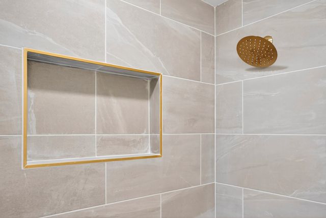 1300 Bluebonnet Dr, Clarksville, TN 37042