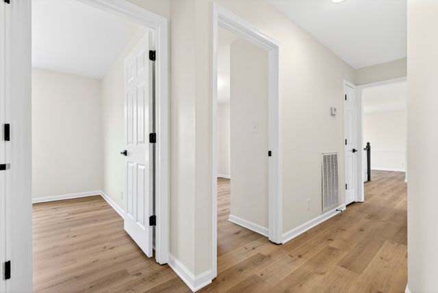 1300 Bluebonnet Dr, Clarksville, TN 37042