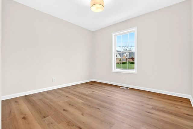 1300 Bluebonnet Dr, Clarksville, TN 37042