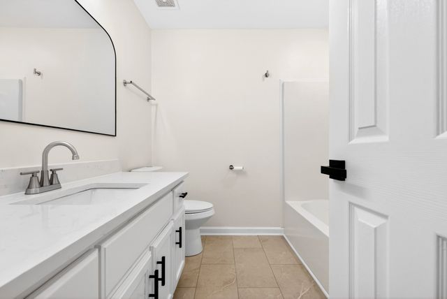 1300 Bluebonnet Dr, Clarksville, TN 37042