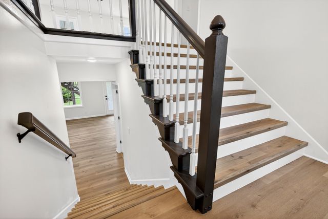 1300 Bluebonnet Dr, Clarksville, TN 37042