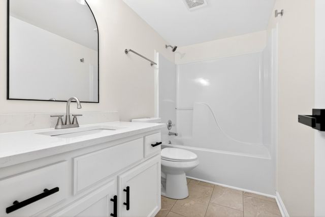 1300 Bluebonnet Dr, Clarksville, TN 37042