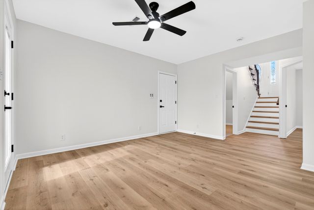 1300 Bluebonnet Dr, Clarksville, TN 37042