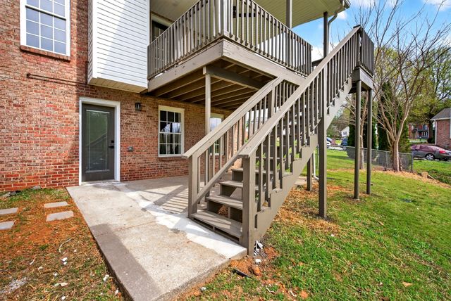 1300 Bluebonnet Dr, Clarksville, TN 37042