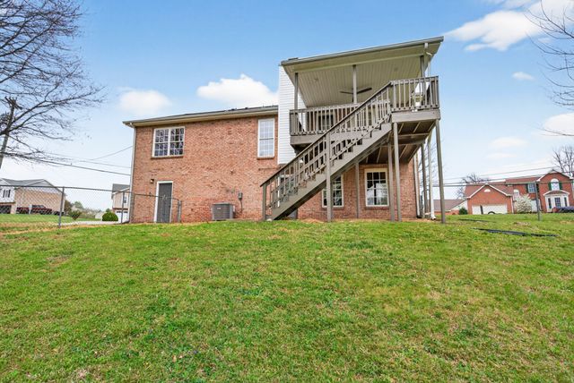 1300 Bluebonnet Dr, Clarksville, TN 37042