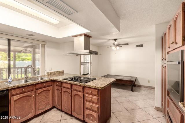 1626 E GARNET Avenue, Mesa, AZ 85204