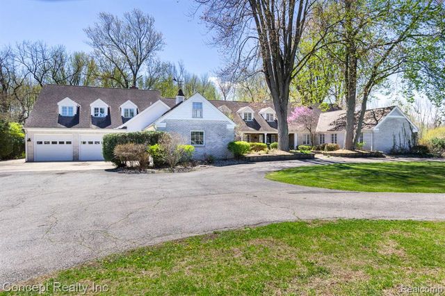 3215 Edgevale Drive, Lambertville, MI 48144