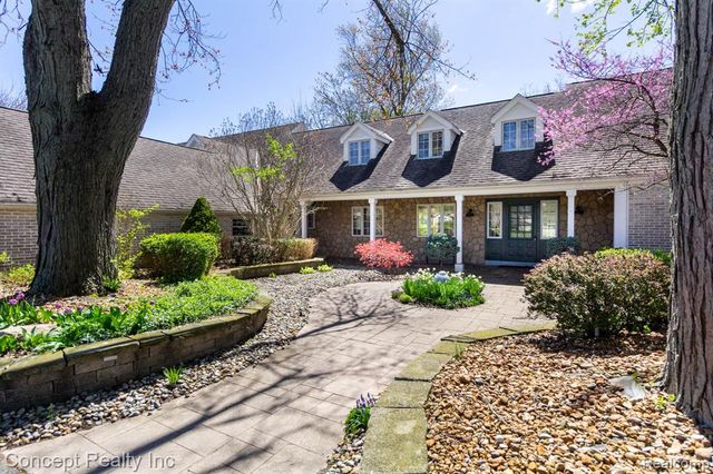 3215 Edgevale Drive, Lambertville, MI 48144
