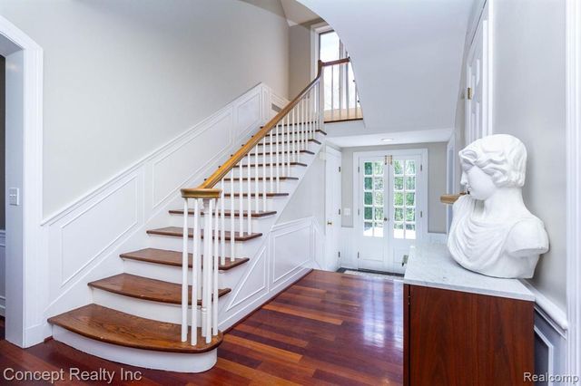 3215 Edgevale Drive, Lambertville, MI 48144