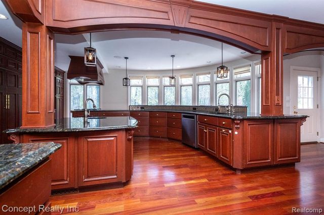 3215 Edgevale Drive, Lambertville, MI 48144