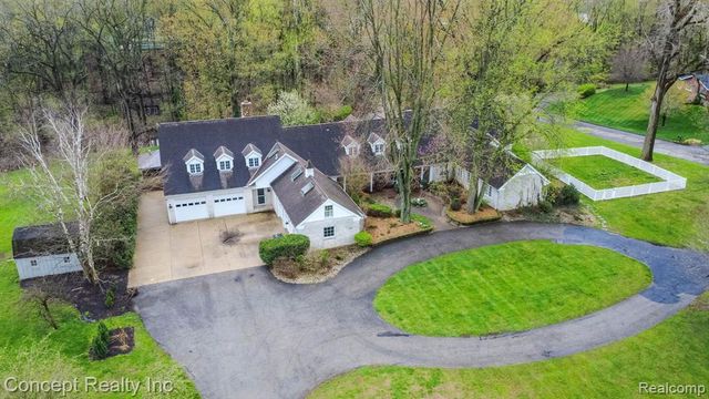 3215 Edgevale Drive, Lambertville, MI 48144
