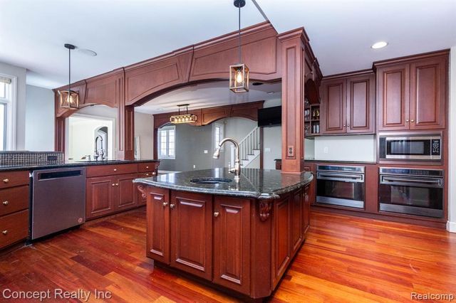 3215 Edgevale Drive, Lambertville, MI 48144