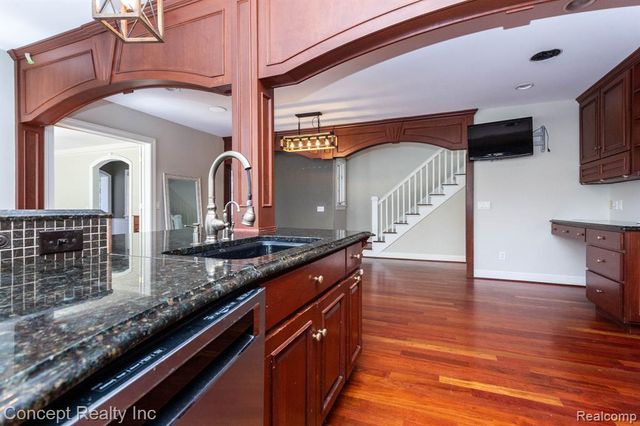3215 Edgevale Drive, Lambertville, MI 48144