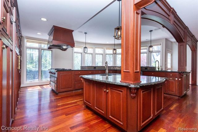 3215 Edgevale Drive, Lambertville, MI 48144