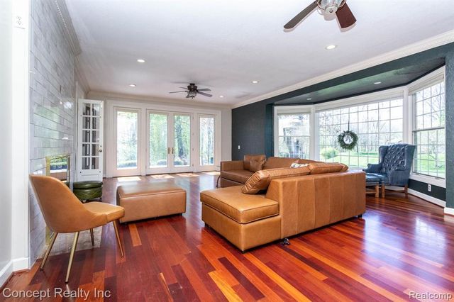 3215 Edgevale Drive, Lambertville, MI 48144
