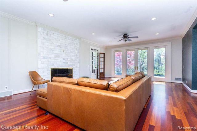 3215 Edgevale Drive, Lambertville, MI 48144