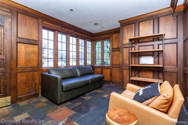 3215 Edgevale Drive, Lambertville, MI 48144