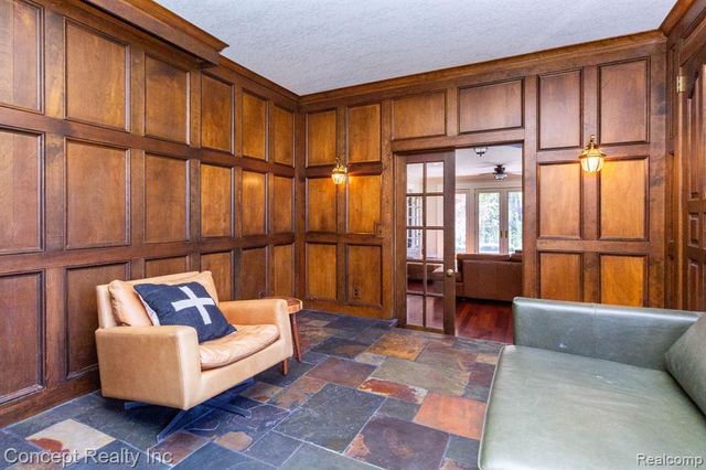 3215 Edgevale Drive, Lambertville, MI 48144