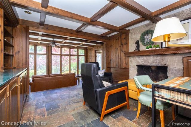3215 Edgevale Drive, Lambertville, MI 48144