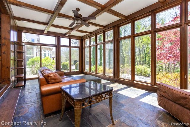 3215 Edgevale Drive, Lambertville, MI 48144