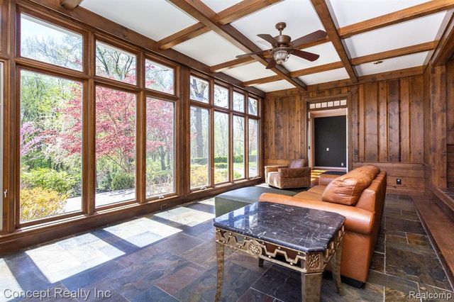 3215 Edgevale Drive, Lambertville, MI 48144