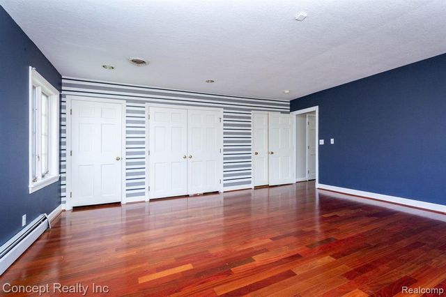 3215 Edgevale Drive, Lambertville, MI 48144