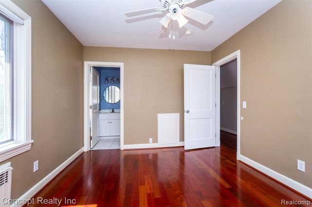 3215 Edgevale Drive, Lambertville, MI 48144