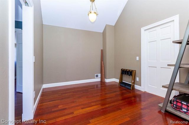 3215 Edgevale Drive, Lambertville, MI 48144