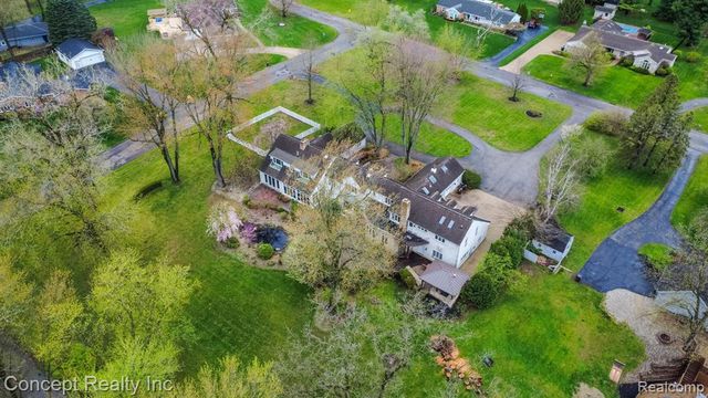 3215 Edgevale Drive, Lambertville, MI 48144