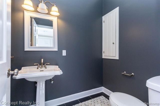 3215 Edgevale Drive, Lambertville, MI 48144