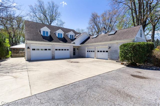 3215 Edgevale Drive, Lambertville, MI 48144