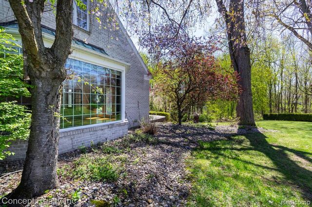 3215 Edgevale Drive, Lambertville, MI 48144