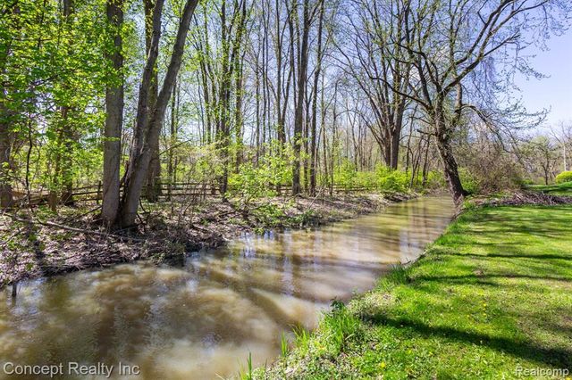 3215 Edgevale Drive, Lambertville, MI 48144